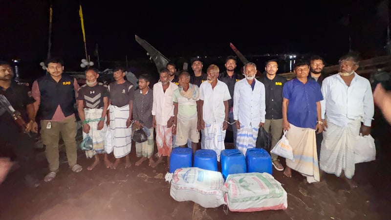 কক্সবাজারে ফিশিং ট্রলারে পাওয়া গেল ৪ লাখ ৬০ হাজার ইয়াবা, আটক ৯